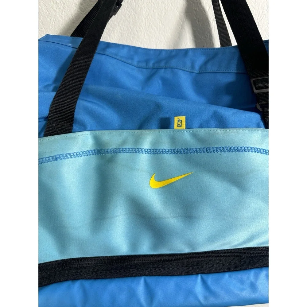 Nike‎ Duffle Blue Insulated Bag Duffle Style Cooler Tote Rare